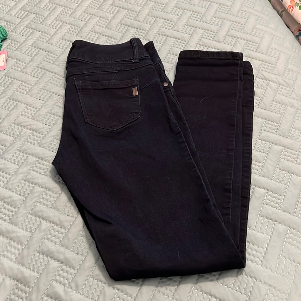 1822 Denim - Dark Navy skinnies!